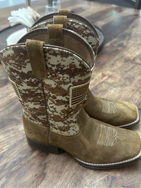 Ariat Brown Kids Pull-On Boot with Black Insole boys girls neutral